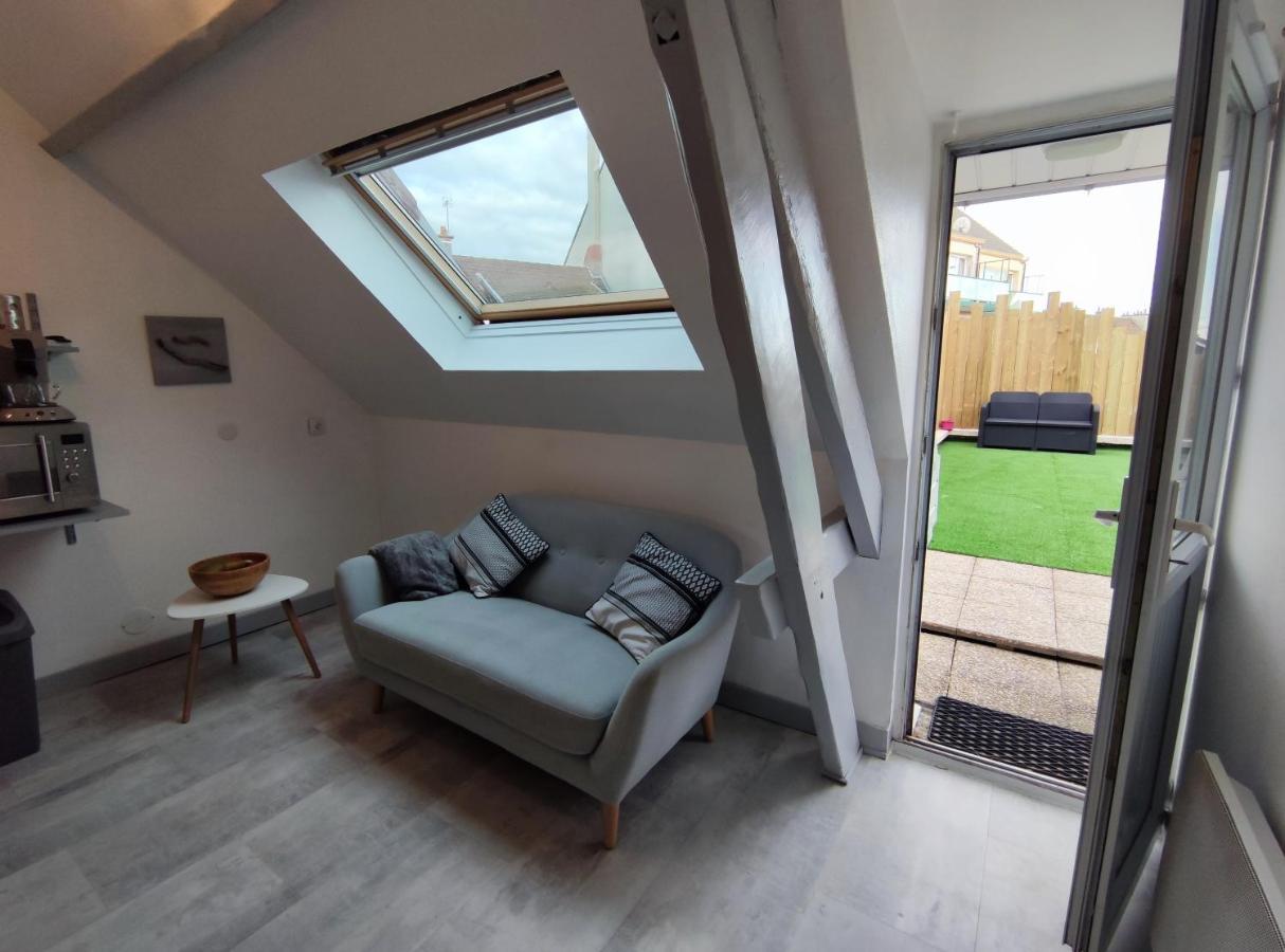 Joli Petit T2 Terrasse Proche Du Phare Apartment Calais Luaran gambar